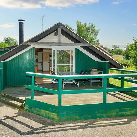 6 Person In Skibby-by Traum Skibby